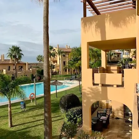 Elegant Apartment, Stunning Views, Fully Renovated In La Hacienda Del Senorio De Cifuentes Estepona