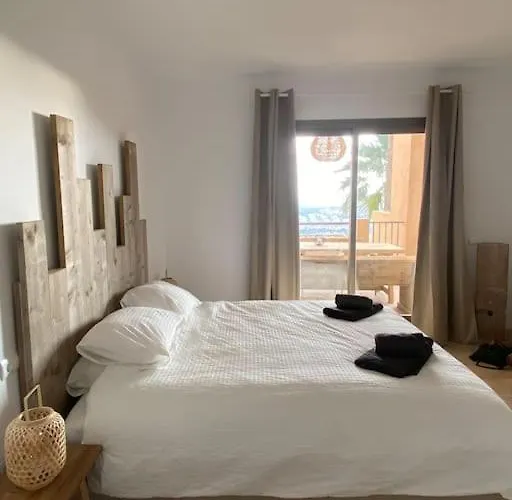 Elegant Apartment, Stunning Views, Fully Renovated In La Hacienda Del Senorio De Cifuentes Appartement Estepona