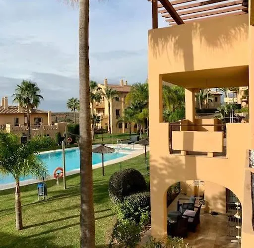 Elegant Apartment, Stunning Views, Fully Renovated In La Hacienda Del Senorio De Cifuentes Estepona