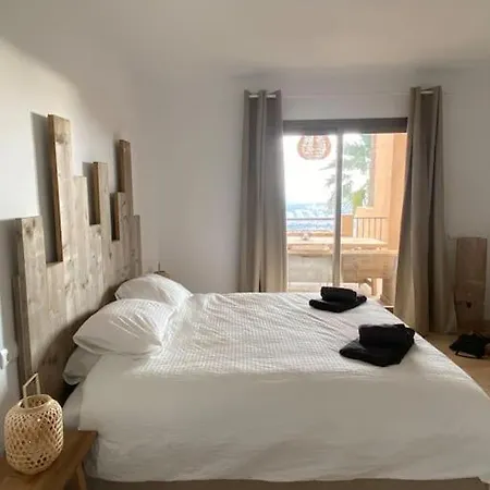 Elegant Apartment, Stunning Views, Fully Renovated In La Hacienda Del Senorio De Cifuentes 公寓 埃斯特波纳