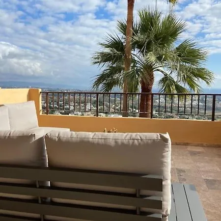 公寓 Elegant Apartment, Stunning Views, Fully Renovated In La Hacienda Del Senorio De Cifuentes 埃斯特波纳