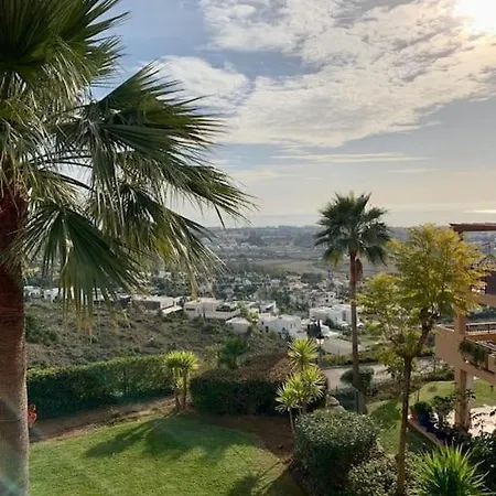 公寓 Elegant Apartment, Stunning Views, Fully Renovated In La Hacienda Del Senorio De Cifuentes 埃斯特波纳