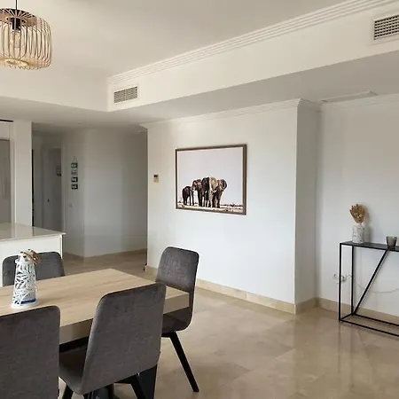 Apartamento Elegant Apartment, Stunning Views, Fully Renovated In La Hacienda Del Senorio De Cifuentes