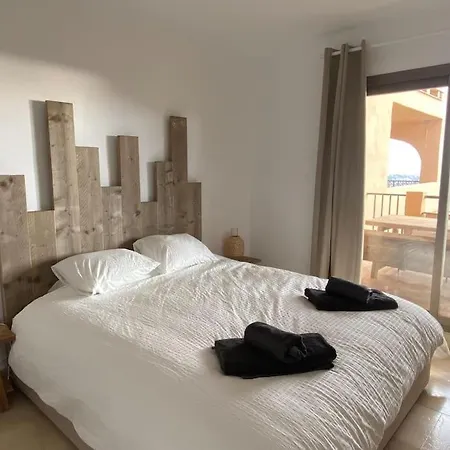 Elegant Apartment, Stunning Views, Fully Renovated In La Hacienda Del Senorio De Cifuentes Apartamento