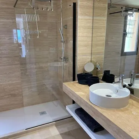 아파트 Elegant Apartment, Stunning Views, Fully Renovated In La Hacienda Del Senorio De Cifuentes 에스테포나