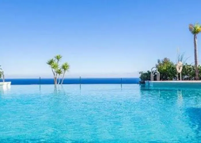 Elegant Apartment, Stunning Views, Fully Renovated In La Hacienda Del Senorio De Cifuentes Daire