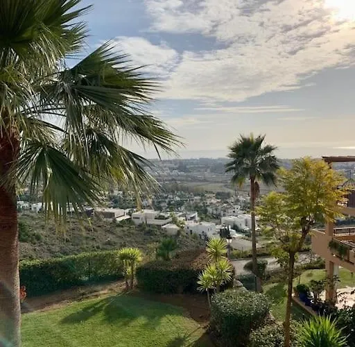 Daire Elegant Apartment, Stunning Views, Fully Renovated In La Hacienda Del Senorio De Cifuentes Estepona